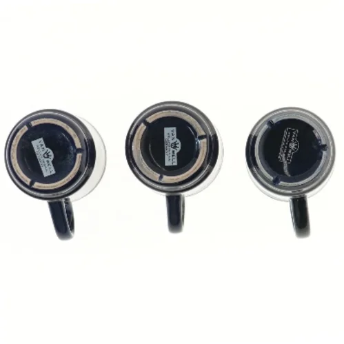 Sæt af tre krus med vintermotiv fra Van Well (str. 9x8 cm)