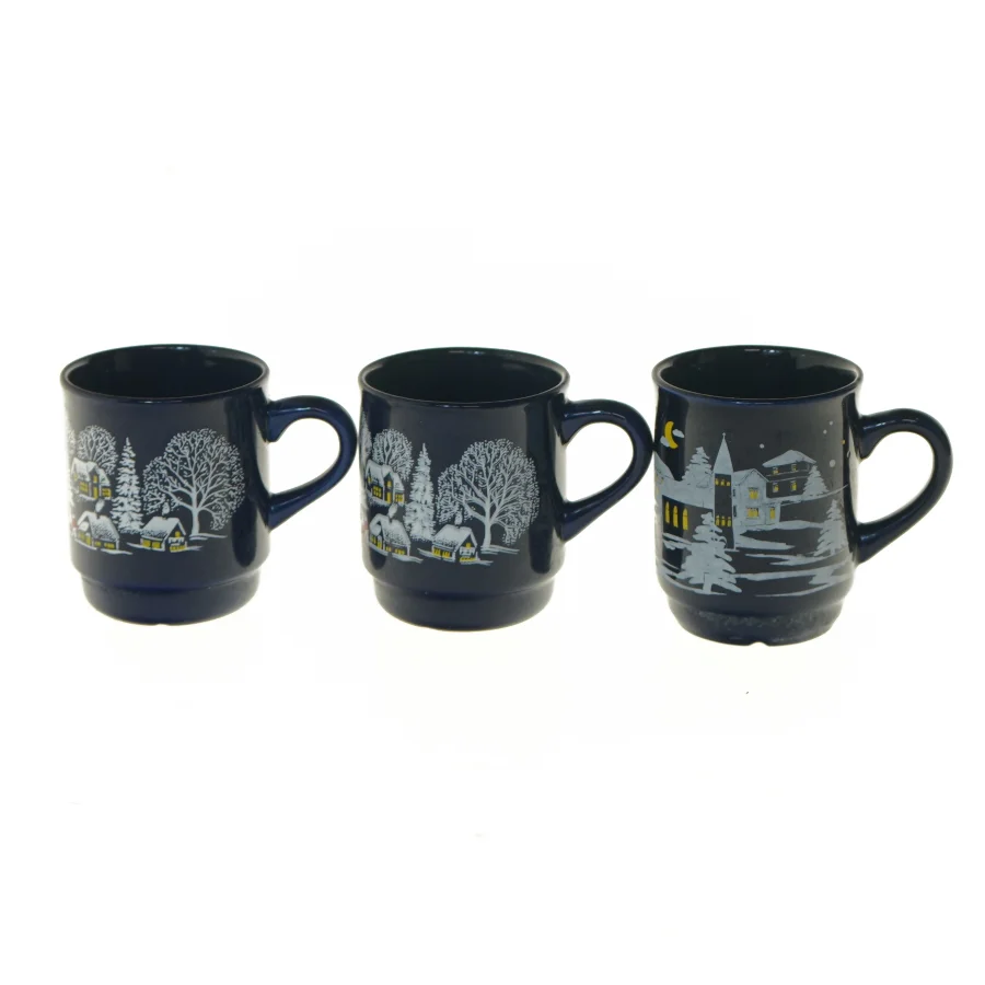 Sæt af tre krus med vintermotiv fra Van Well (str. 9x8 cm)