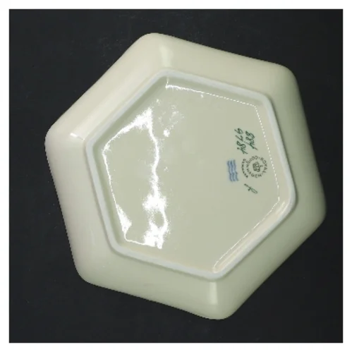 Hjertegræs stel. Hexagonalt porcelænsfad med blomsterdekoration fra Royal Copenhagen (str. 19x4 cm)