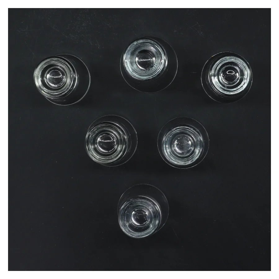 Sæt af seks shotsglas (str. 6 stk Ø 4,5. & 5 cm længde 7 & 9 cm)