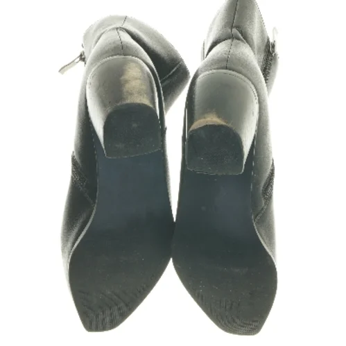 Sort støvle med hæl fra VRS (str. 41 )