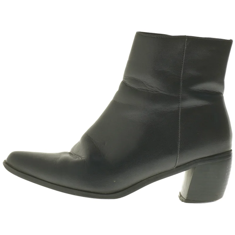 Sort støvle med hæl fra VRS (str. 41 )