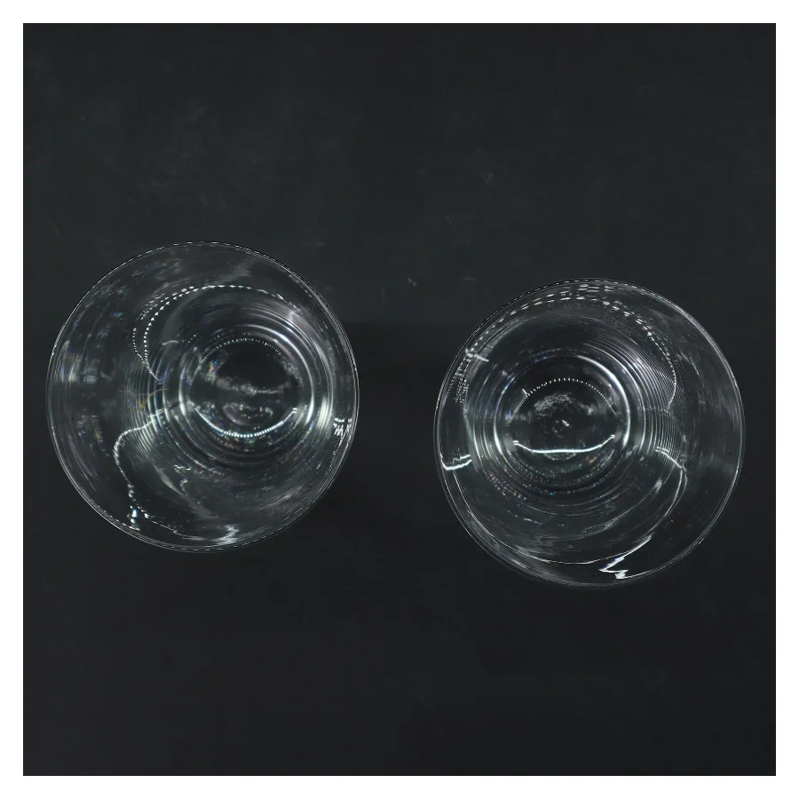 To smukke høje  glas (str. 2 stk Ø 8,5 cm længde 19 cm)