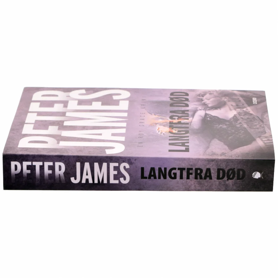 Langtfra død af Peter James (Bog)