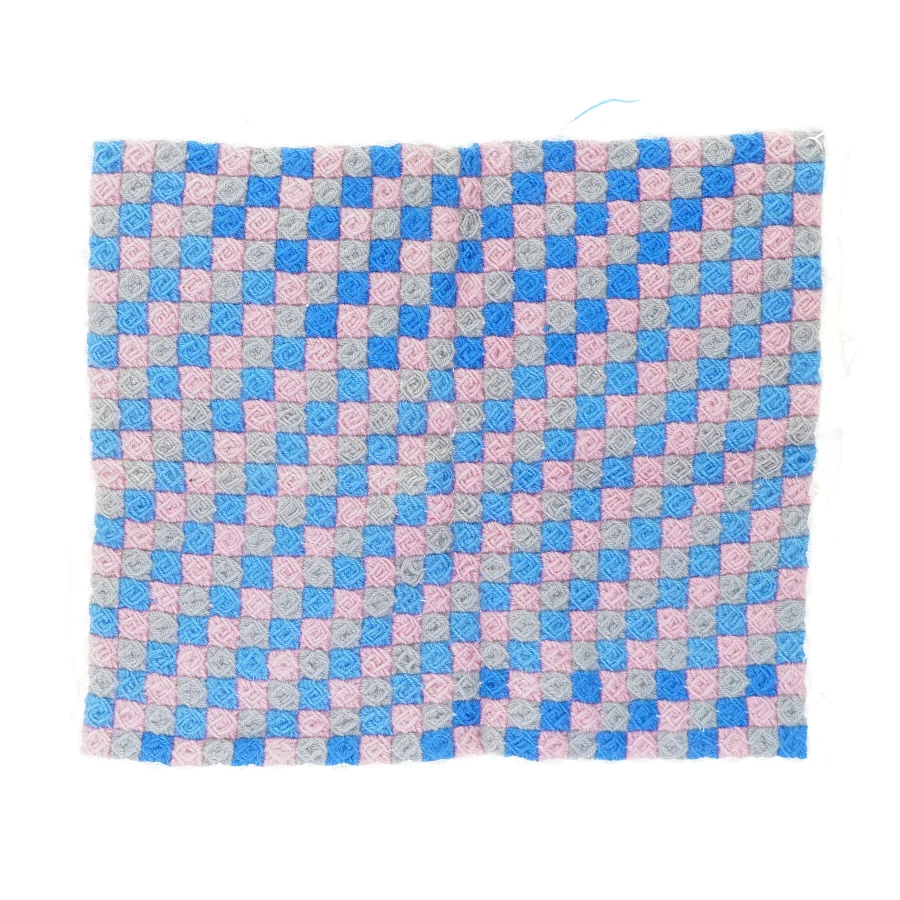 broderet stofstykke (str. 47 x 39 cm)