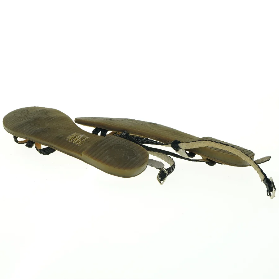 Flettede sandaler fra Florali (str. 38 )