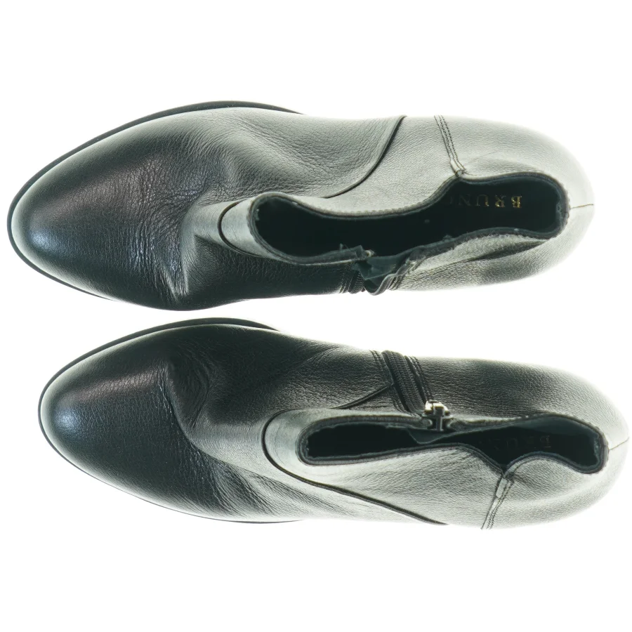 Sort ankelstøvle med blokhæl fra Bruno Premi (str. 37 )