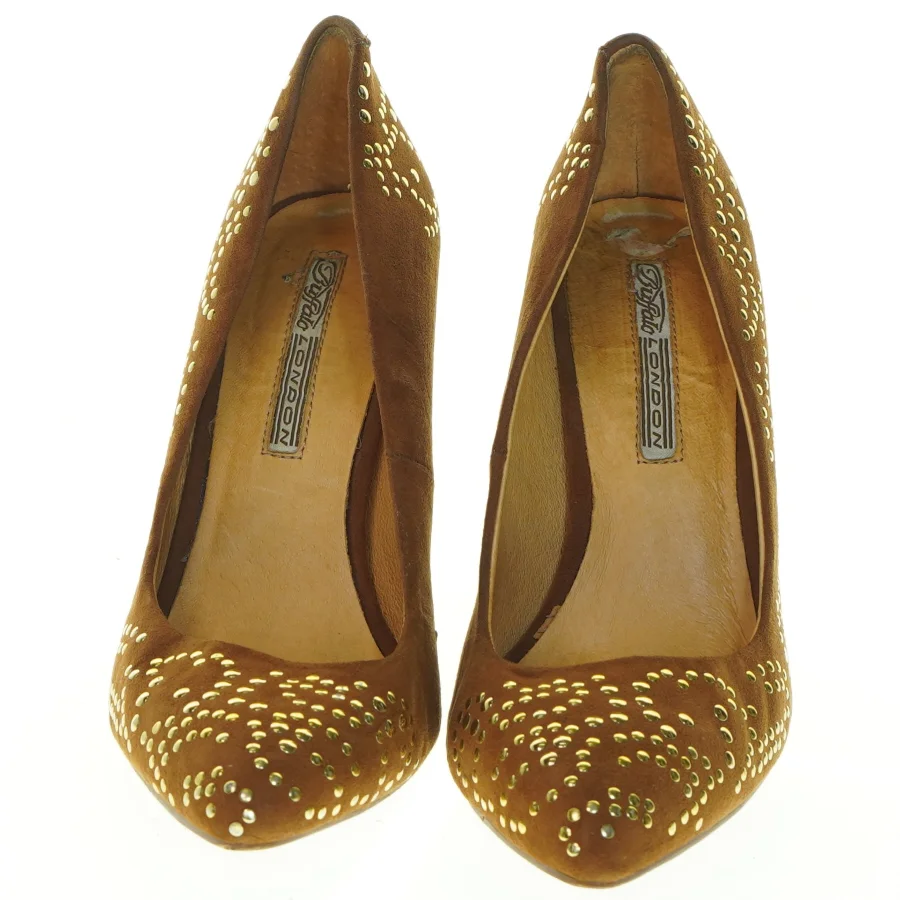 Brun stilethæl med nitter fra Buffalo (str. 38 )