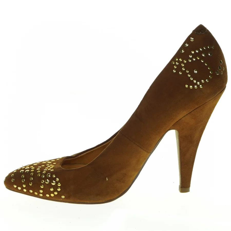 Brun stilethæl med nitter fra Buffalo (str. 38 )