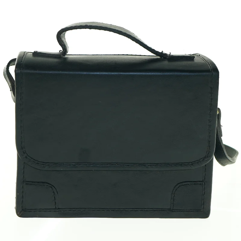 Sort skuldertaske i læderlook (str. B 20 x h 16 x d. 10 cm)