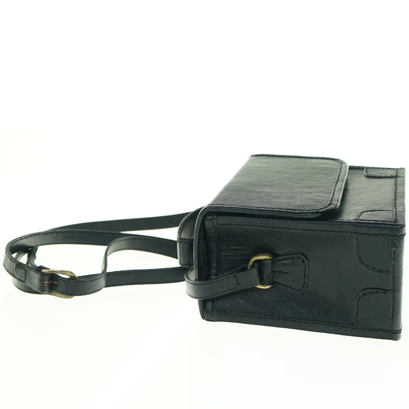 Sort skuldertaske i læderlook (str. B 20 x h 16 x d. 10 cm)