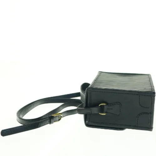 Sort skuldertaske i læderlook (str. B 20 x h 16 x d. 10 cm)