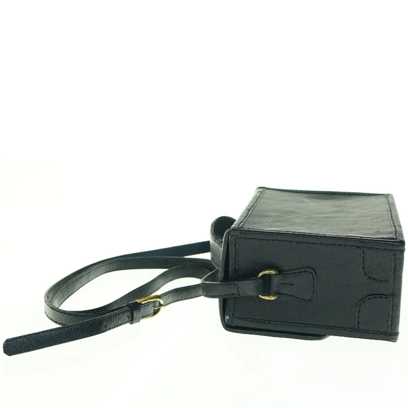 Sort skuldertaske i læderlook (str. B 20 x h 16 x d. 10 cm)