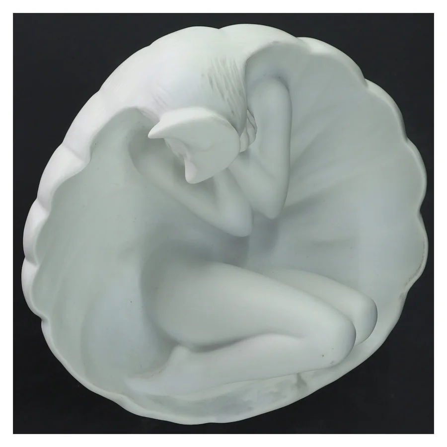 Porcelænsfigur med abstrakt motiv fra Royal Copenhagen (str. 20 cm)