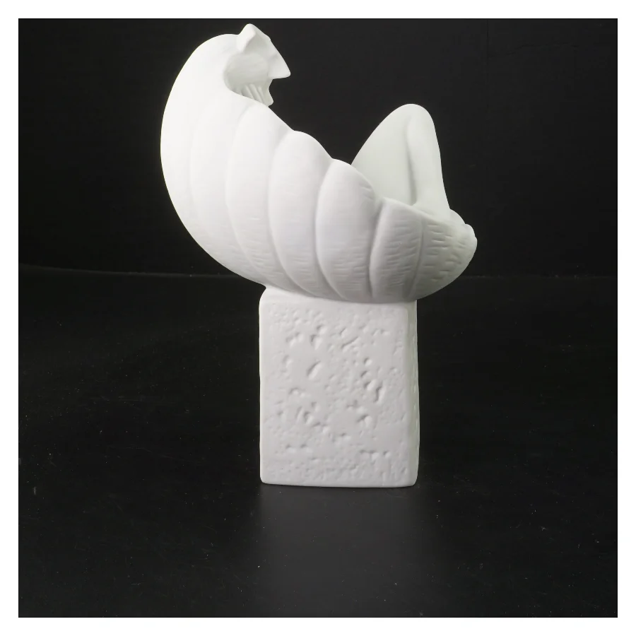 Porcelænsfigur med abstrakt motiv fra Royal Copenhagen (str. 20 cm)