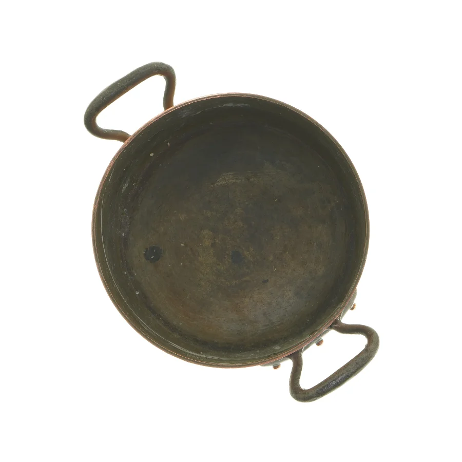 Kobbergryde med sorte håndtag (str. Ø 20x12 cm)