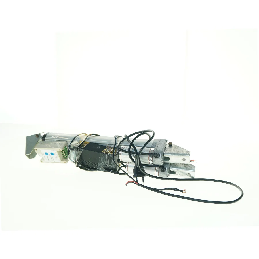 To lineare aktuatorer - eller arme der kan åbne og lukke ting (str. 46 x 10 cm)