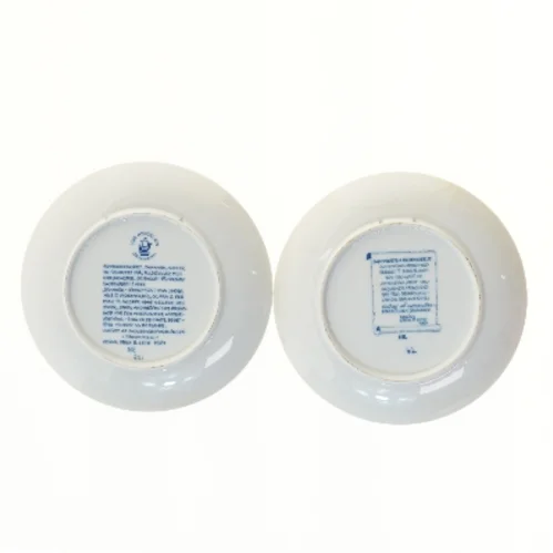 Blå og hvide dekorative tallerkener med skibsmotiver fra Lise Porcelain (str. Ø 19,5 cm)