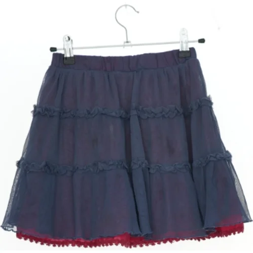 Børne nederdel med flæser fra Phister & Philina (str. 110)