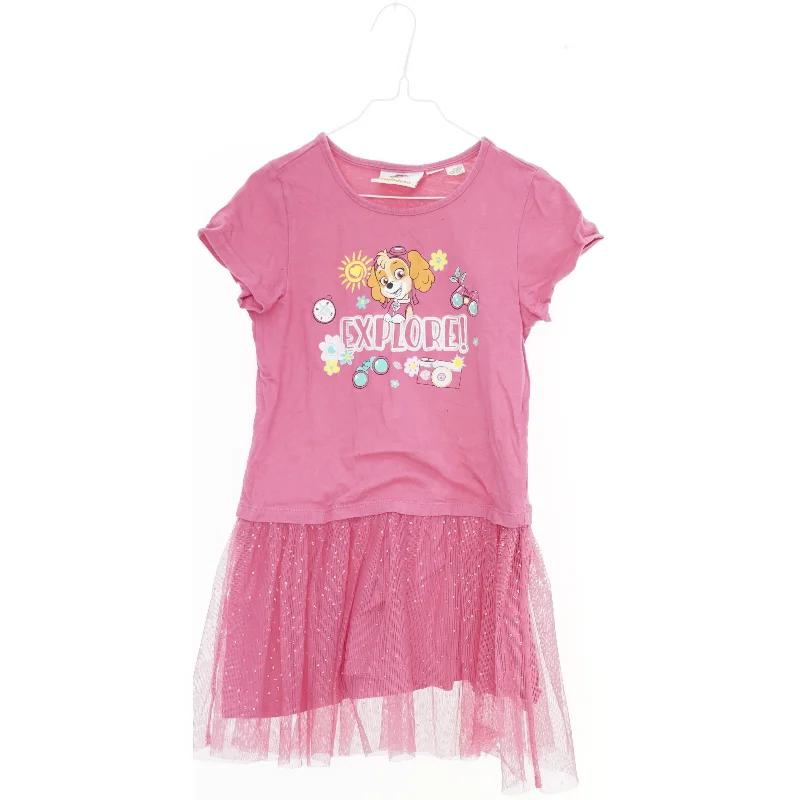 Lyserød kjole med mønster fra Paw Patrol (str. 122)