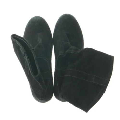 Sort støvle med høj hæl størrelse 36 fra Gardenia (str. 36 )