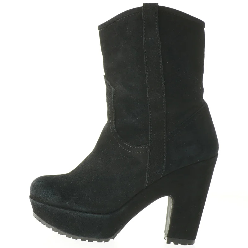 Sort støvle med høj hæl størrelse 36 fra Gardenia (str. 36 )