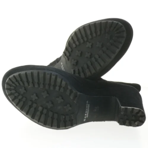 Sort støvle med høj hæl størrelse 36 fra Gardenia (str. 36 )