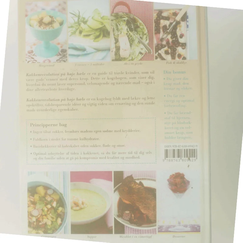 Køkkenrevolution på høje hæle : 110 fabelagtige opskrifter til travle kvinder, der vil spise sundt af Oscar Umahro Cadogan (Bog)