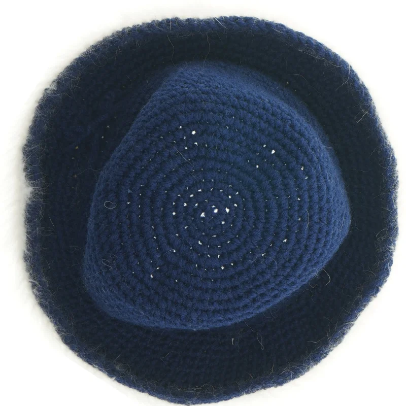 Hæklet hat med kant 