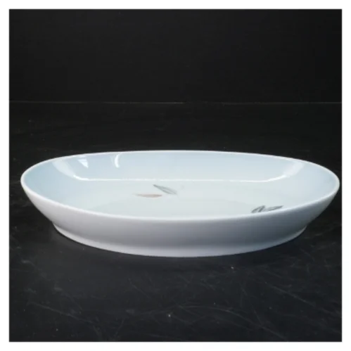Ovalt porcelænsfad med bladdesign fra B&G (str. 3x25x17 cm)