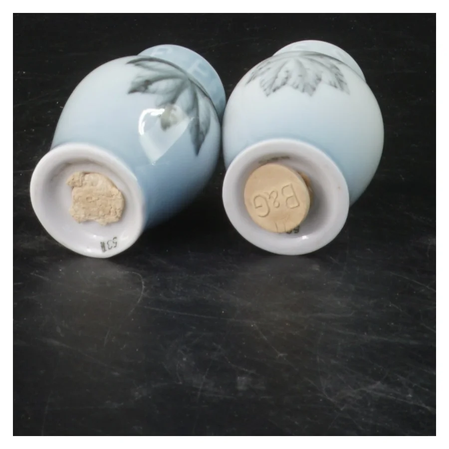 Porcelæns salt- og peberbøsser fra B&G (str. 7x4 cm)