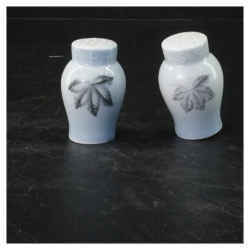 Porcelæns salt- og peberbøsser fra B&G (str. 7x4 cm)