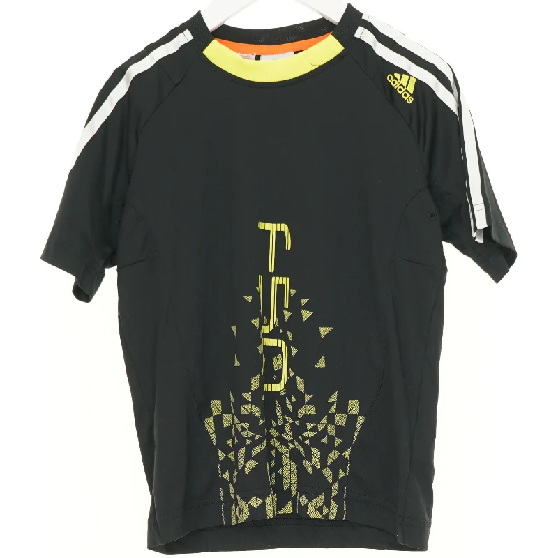 T-Shirt fra Adidas (str. 128 cm)