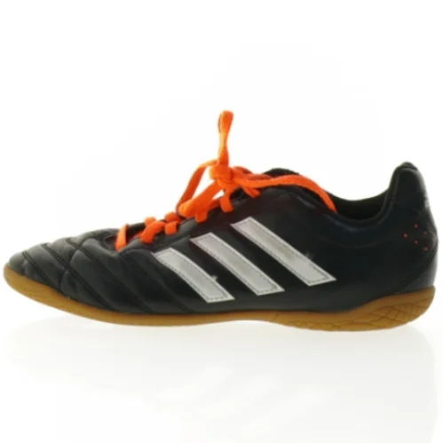  Indendørs fodboldssko fra Adidas (str. 36 og 2 tredjedel)