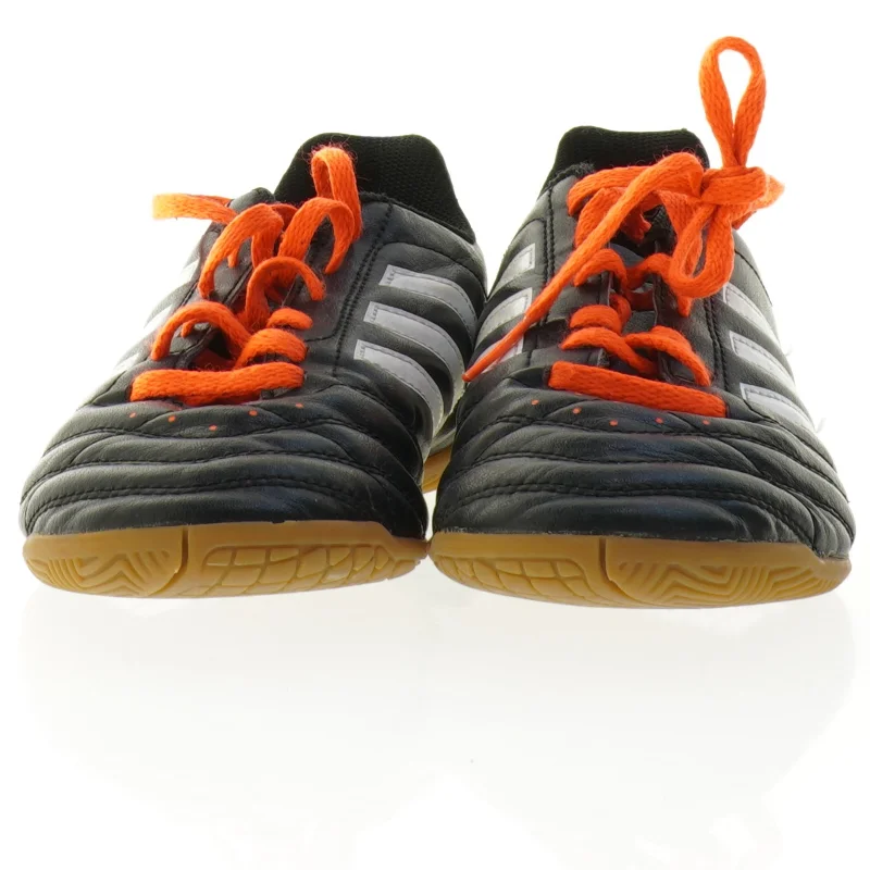  Indendørs fodboldssko fra Adidas (str. 36 og 2 tredjedel)