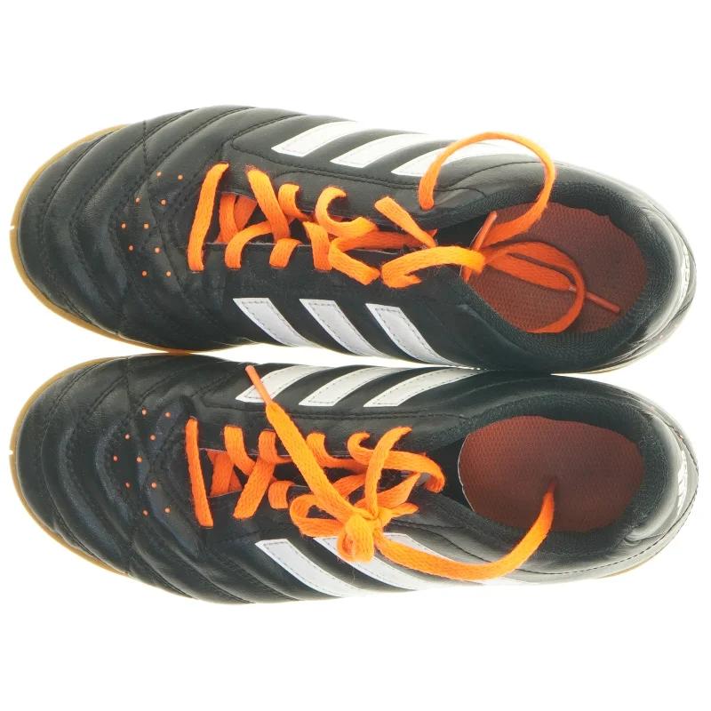  Indendørs fodboldssko fra Adidas (str. 36 og 2 tredjedel)