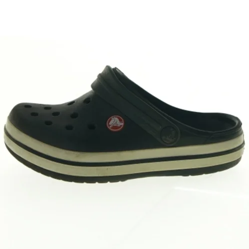 Brugte sorte Crocs sandaler fra Crocs (str. 32)