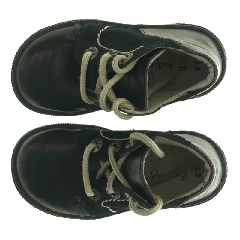 Sorte børnesko fra Bundgaard (str. 23)