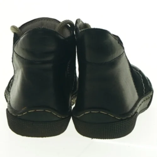 Sorte børnesko fra Bundgaard (str. 23)