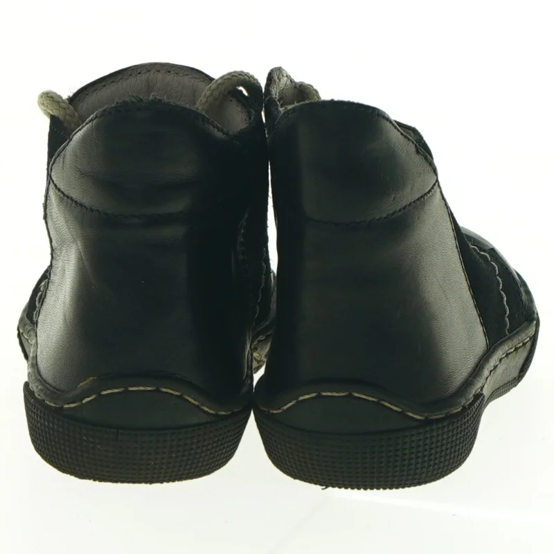 Sorte børnesko fra Bundgaard (str. 23)