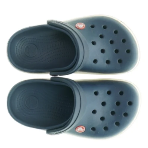 Crocs i mørkeblå fra Crocs (str. 33)