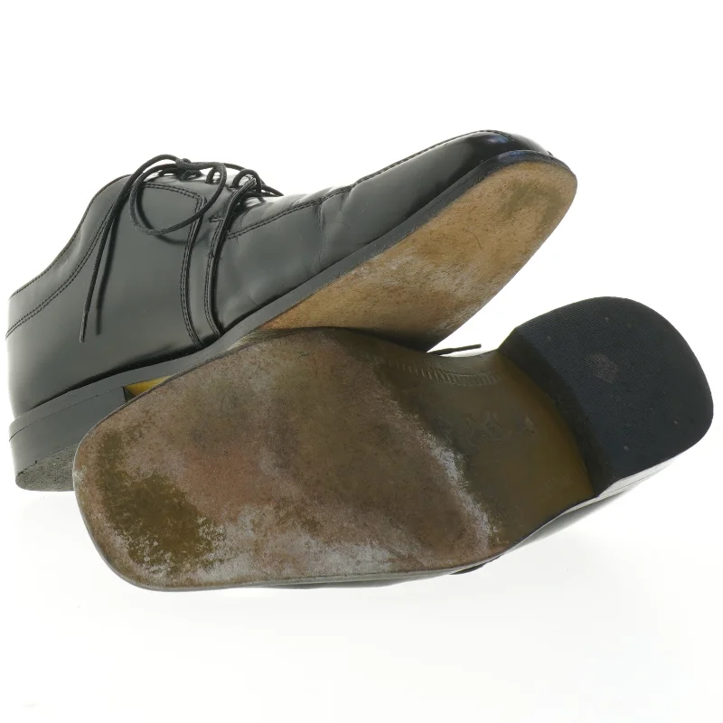 Sorte herresko med snørebånd fra Dario (str. 44 )