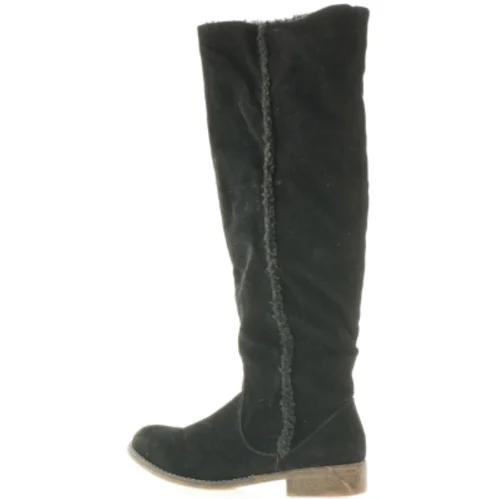 Høje sorte støvler (str. 38 )