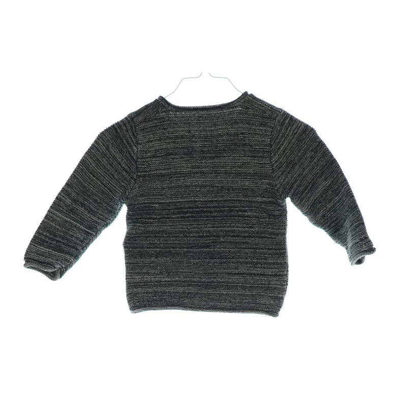 Trøje med knapper (str. 68)