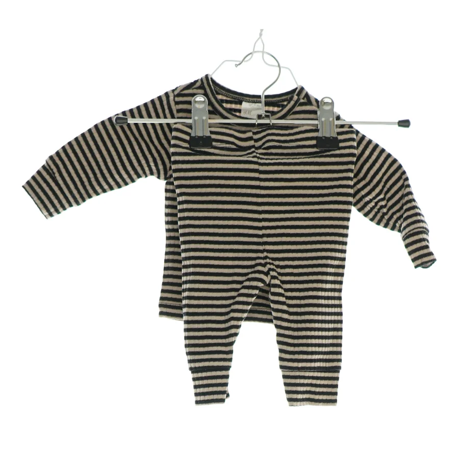 Sæt fra H&M (str. 56)