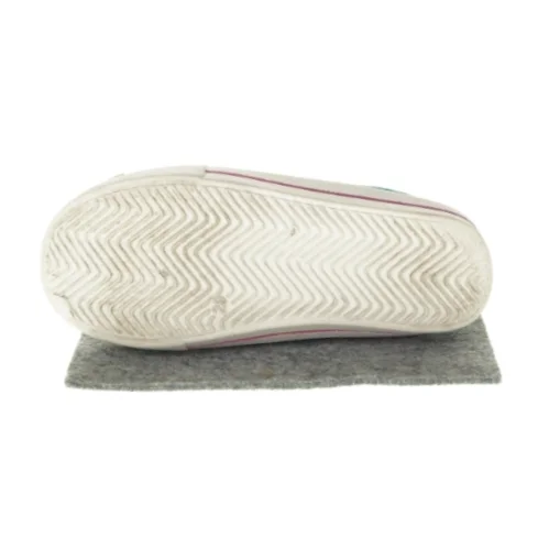 Sneakers fra Disney med Frost logo