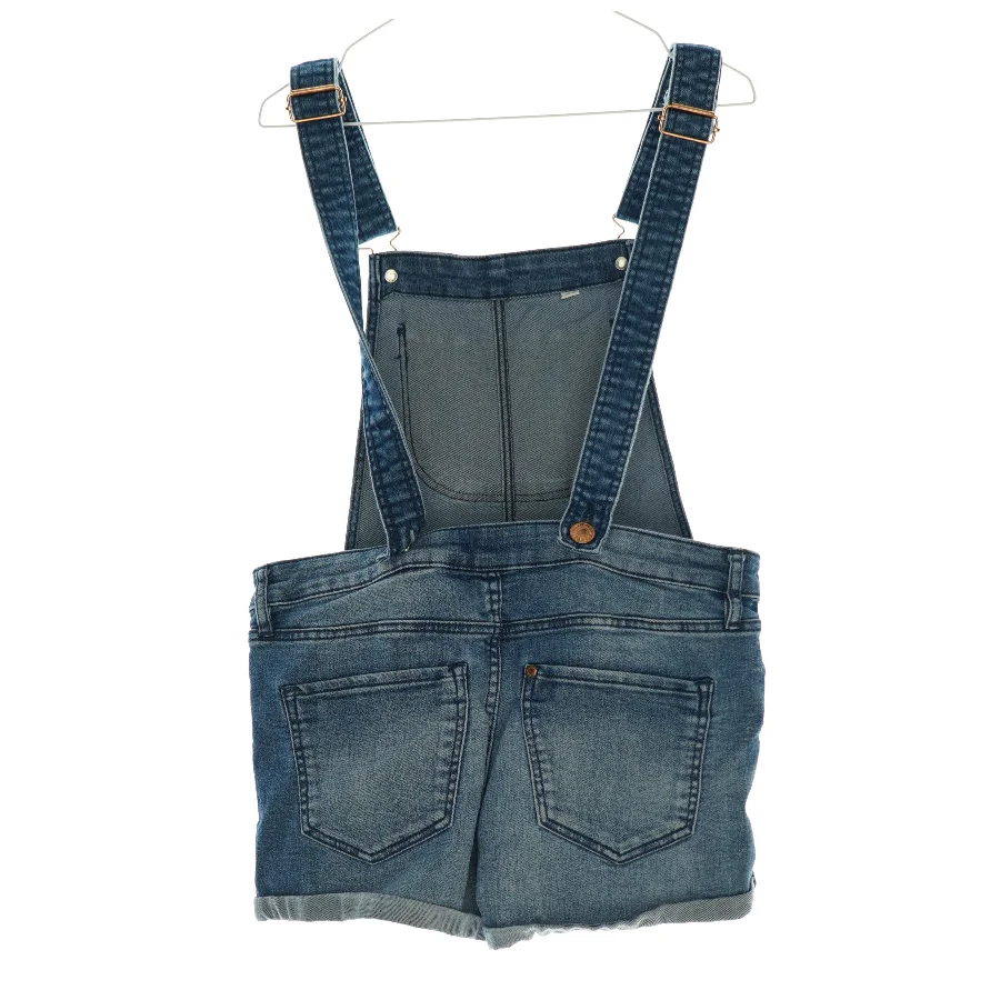 Heldragt med shorts (str. 146)