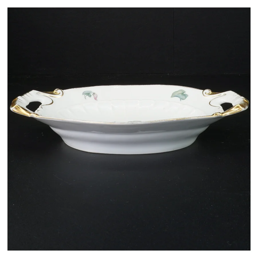 Kaffestel fra Bing Og Grøndal (str. 25 x 23 cm og 25 x 19 cm og 12 cm og 6 x 9 cm og 15 cm og 27 gang i 25 cm x 16 cm og 30 x 19 cm)