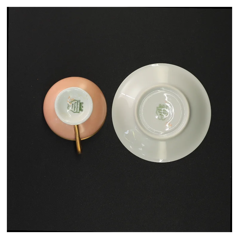 Porcelænskop med underkop