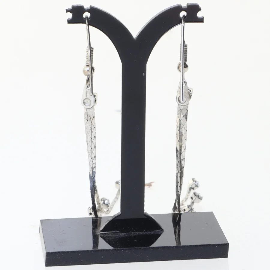 Øreringe med sten og fletdetaljer (str. 8,5 cm)